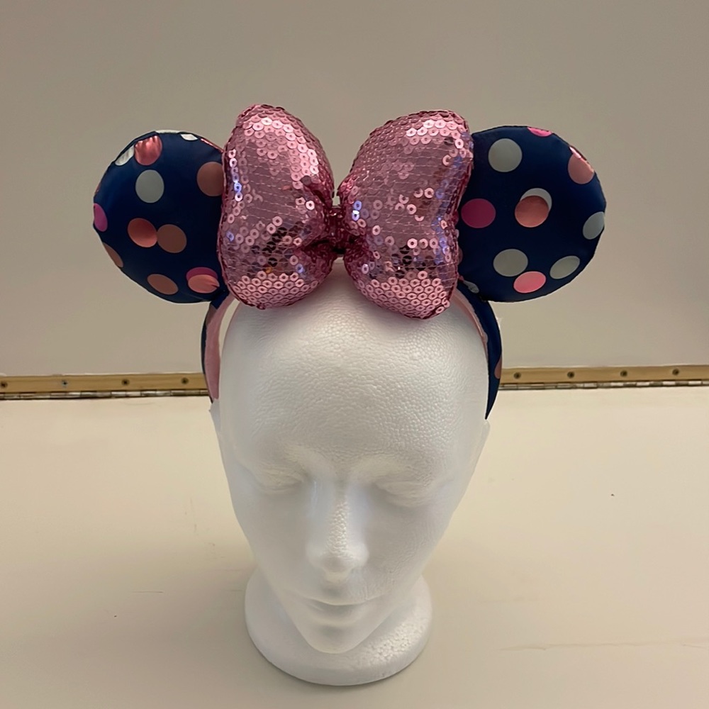 Minnie Mouse ears